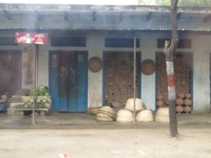 We saw many basket shops, but didn't stop to buy.